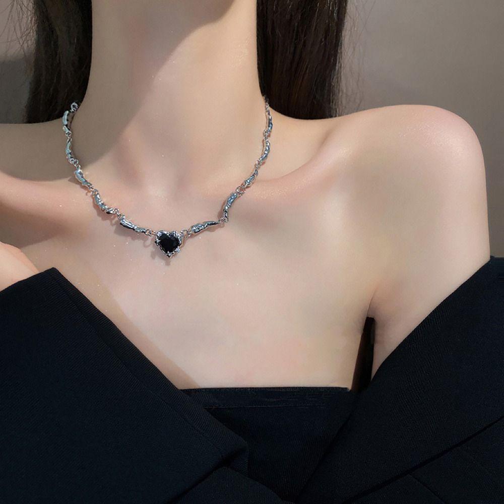 All-match Clavicle Chain Love Butterfly Shiny Chain New Trend Collarbone Chain Women Girls