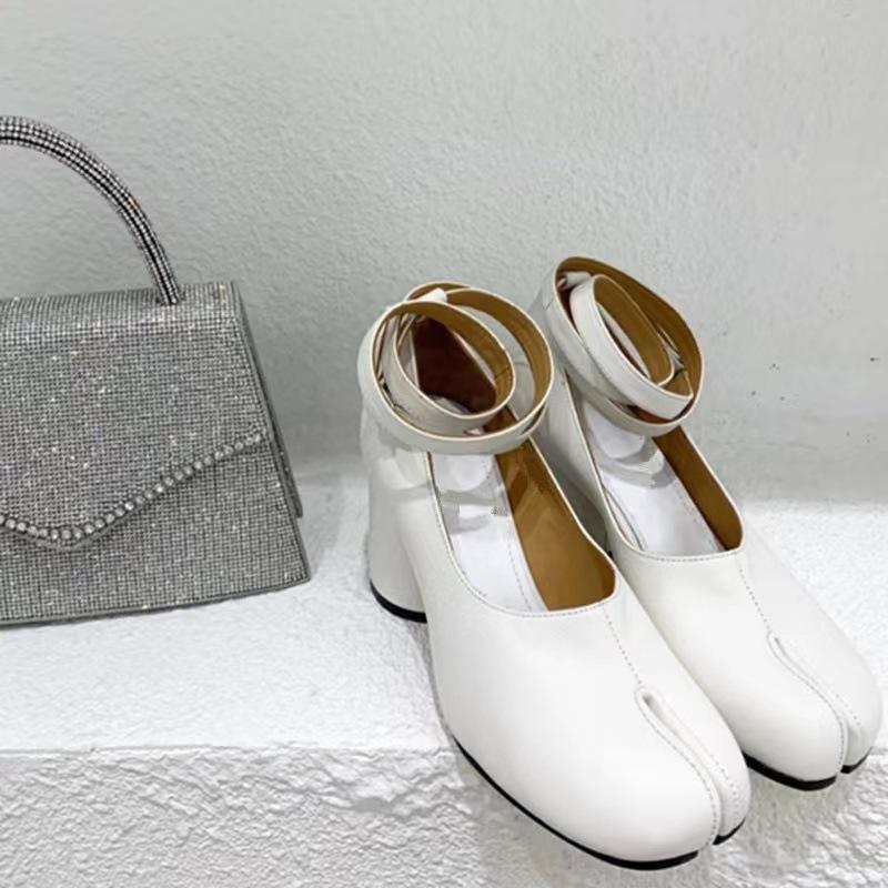 Fashion Cylindrical Heel Tabi Pumps Front Buckle High Heels Novel Design Split Toe Leather Shoes Custom Multi-Color Women Handmade Shoes