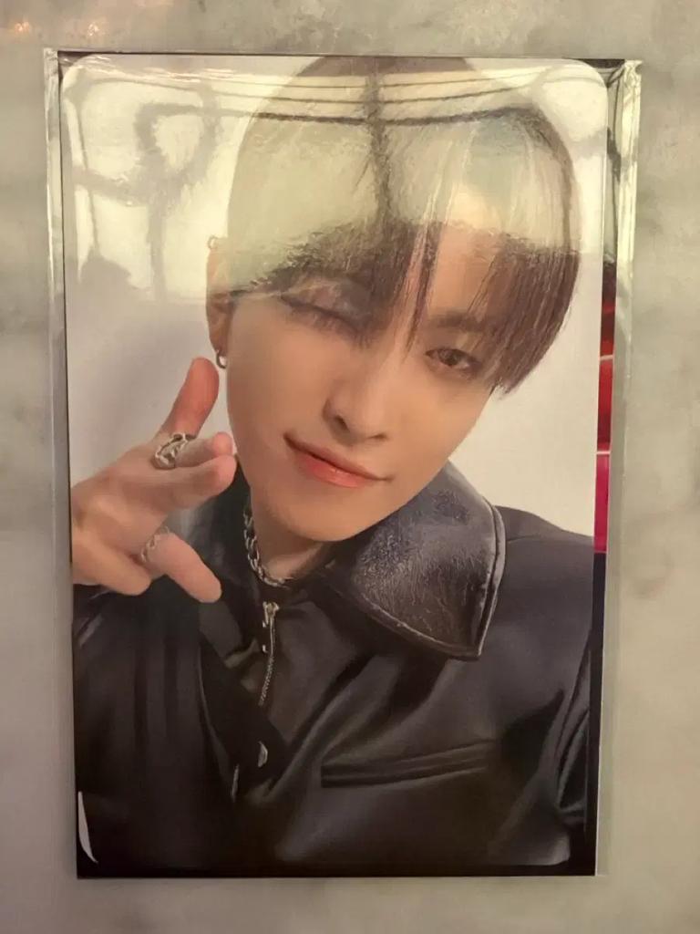ATEEZ Megabox Vial Concert 1st Hongjoong Bonus