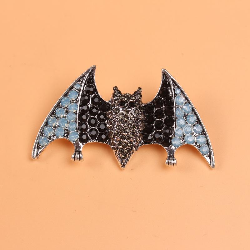 Creative Design Bat Brooch, Alloy Diamond-Encrusted Animal Corsage, Anti-Light Clothing Accessories Pin