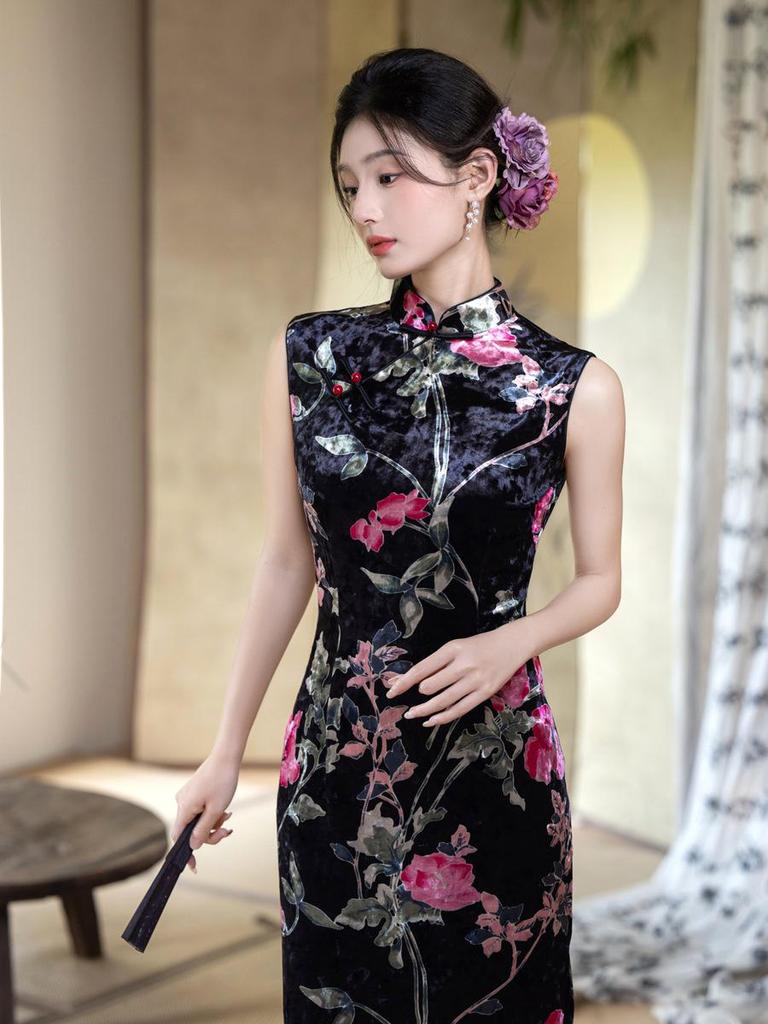 Autumn Velvet Retro Sleeveless Cheongsam - Chic & Elegant