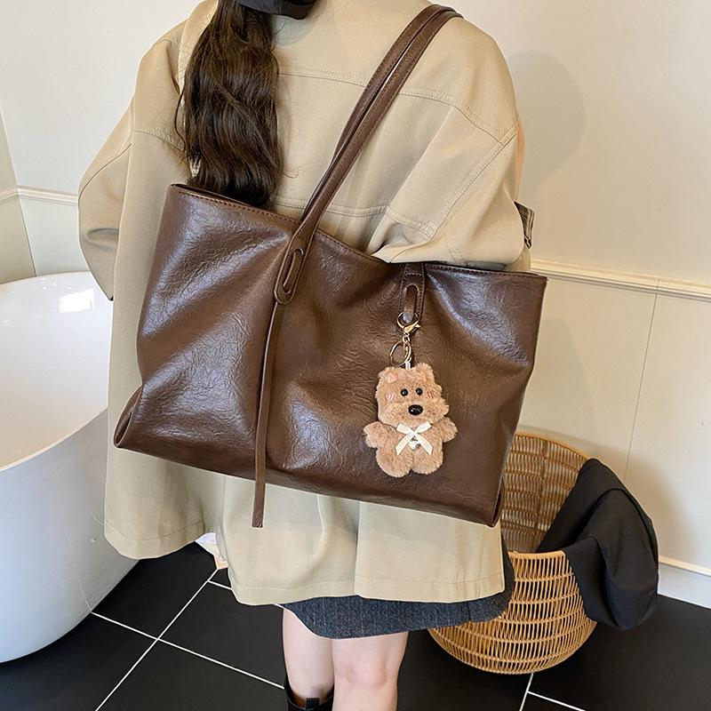 Сумка большой вместимости женская осенне-зимняя универсальная 2025 новая простая текстурная сумка через плечо ретро рабочая сумка-тоут для поездок