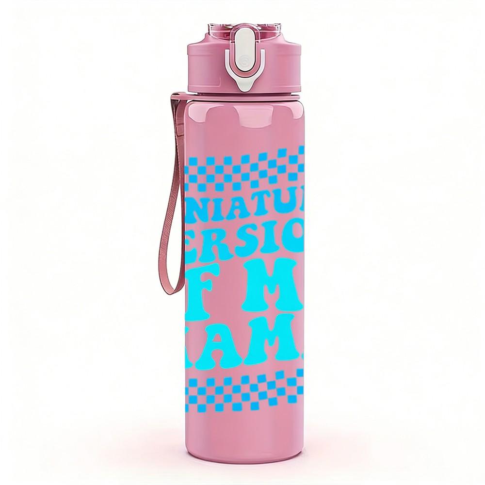 1PC Miniature Version Of My Mama Print 750ml Color Plastic Sports Water Bottle Leakproof Flip Straw Lid Suitable for Sports Office Home Use