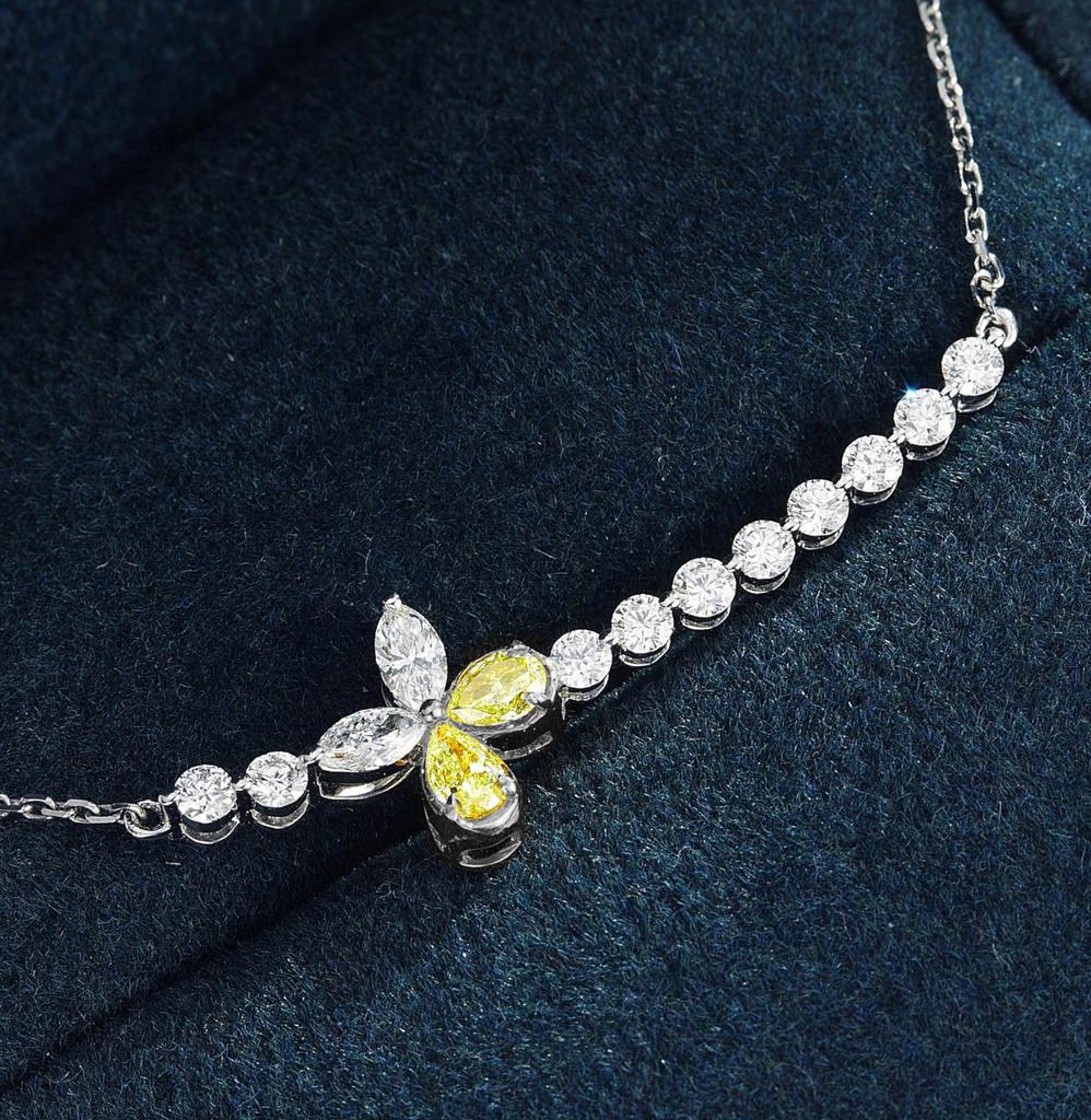 Niche Design Yellow Zircon Four Leaf Clover Necklace for Women's Personality Simple and Versatile Necklace Clavicle Necklace