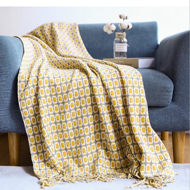 Плед вязаный диванный с кисточками