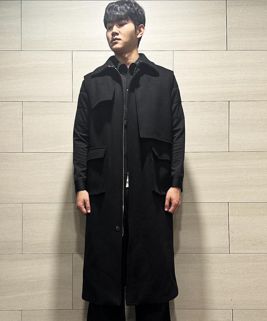 Beom Double Placket Vest Long Coat (Black)