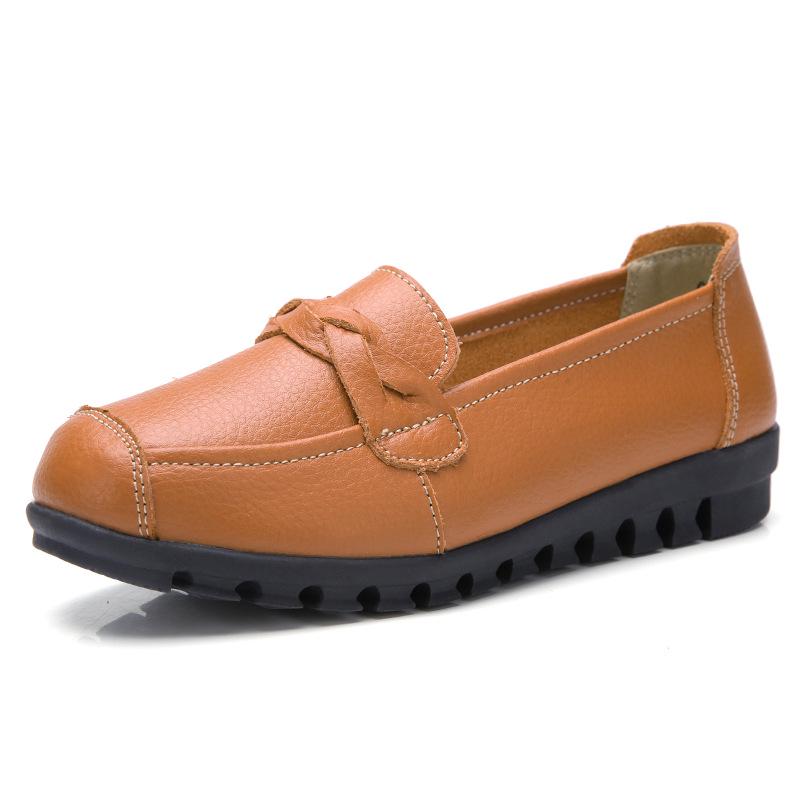 Обувь для мам, кожаная обувь для пожилых женщин с мягкой подошвой, удобные туфли на плоской подошве на танкетке