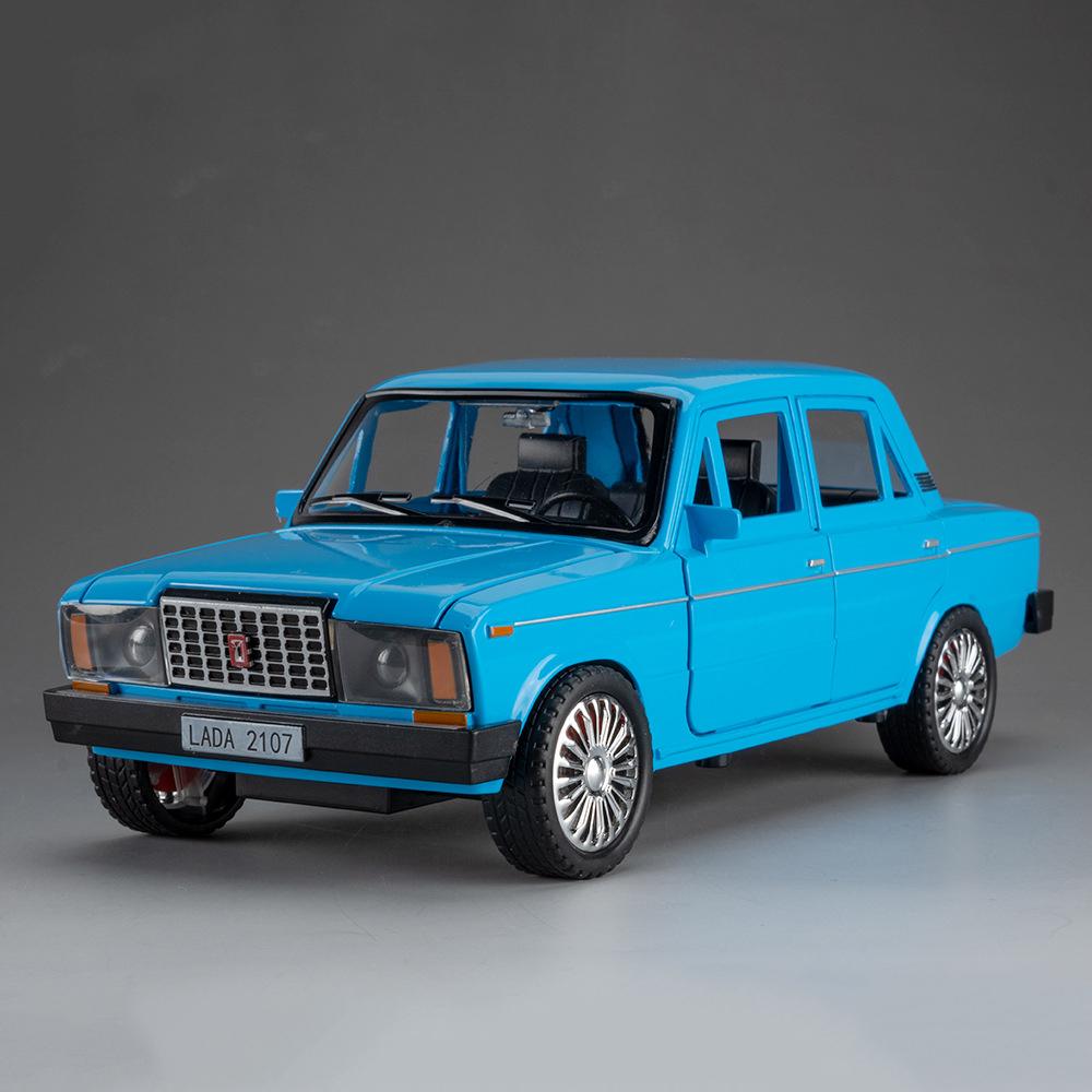 1:18 Россия LADA 2107 NIVA Литые металлические модели Игрушечный автомобиль 6 дверей открываются Звук Свет Оттянуть назад Транспортное средство Коллекция Подарок Детские игрушки