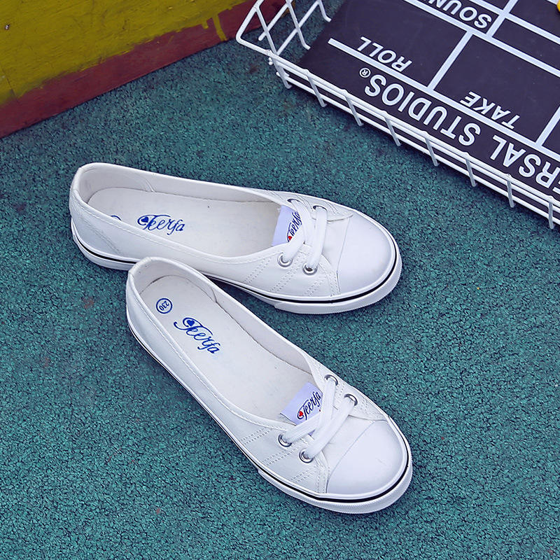 Летние парусиновые туфли с неглубоким горлышком. Женская обувь большого размера. Корейская версия повседневной обуви. Туфли для ленивых. Женские одинарные туфли с плоской подошвой и стременами.