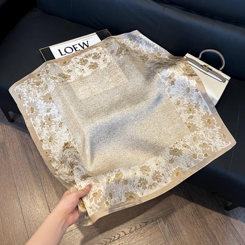Temperament square scarf women's high-end small scarf summer neck protection scarf decoration spring and autumn versatile thin sunscreen 71 silk scarf