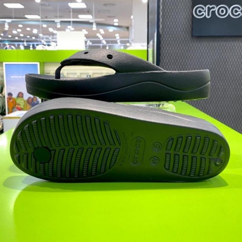 Crocs Baya Platform Flip Comfortable Slipper