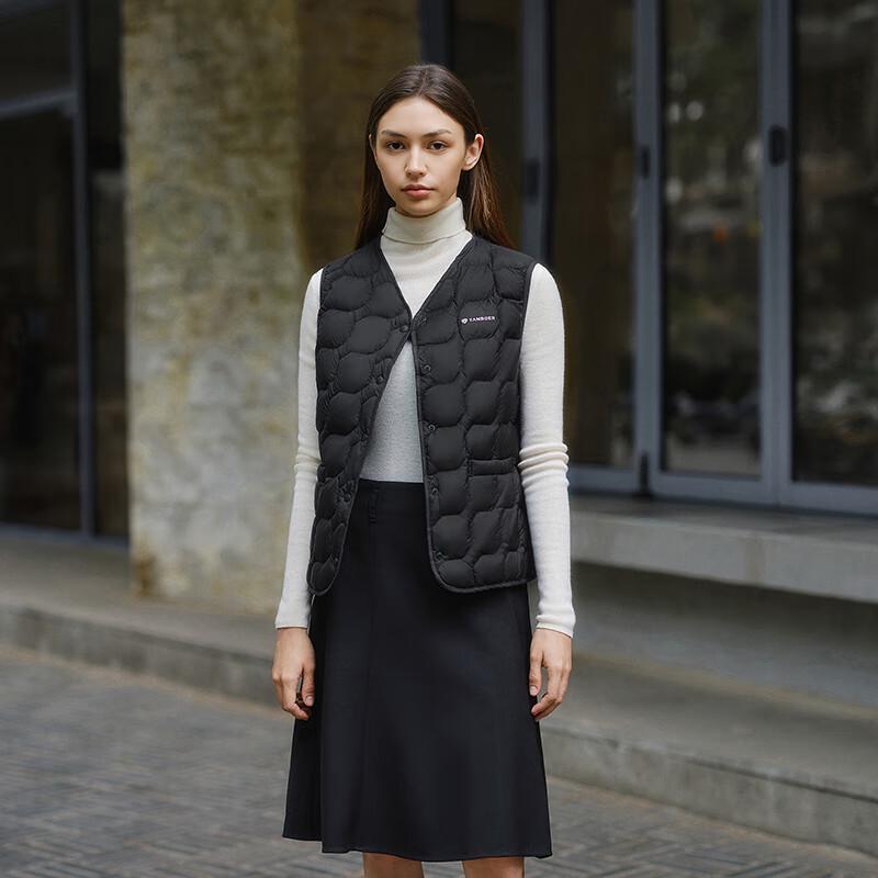 Tambor Women's V-neck Lightweight Down Vest TB5330106A