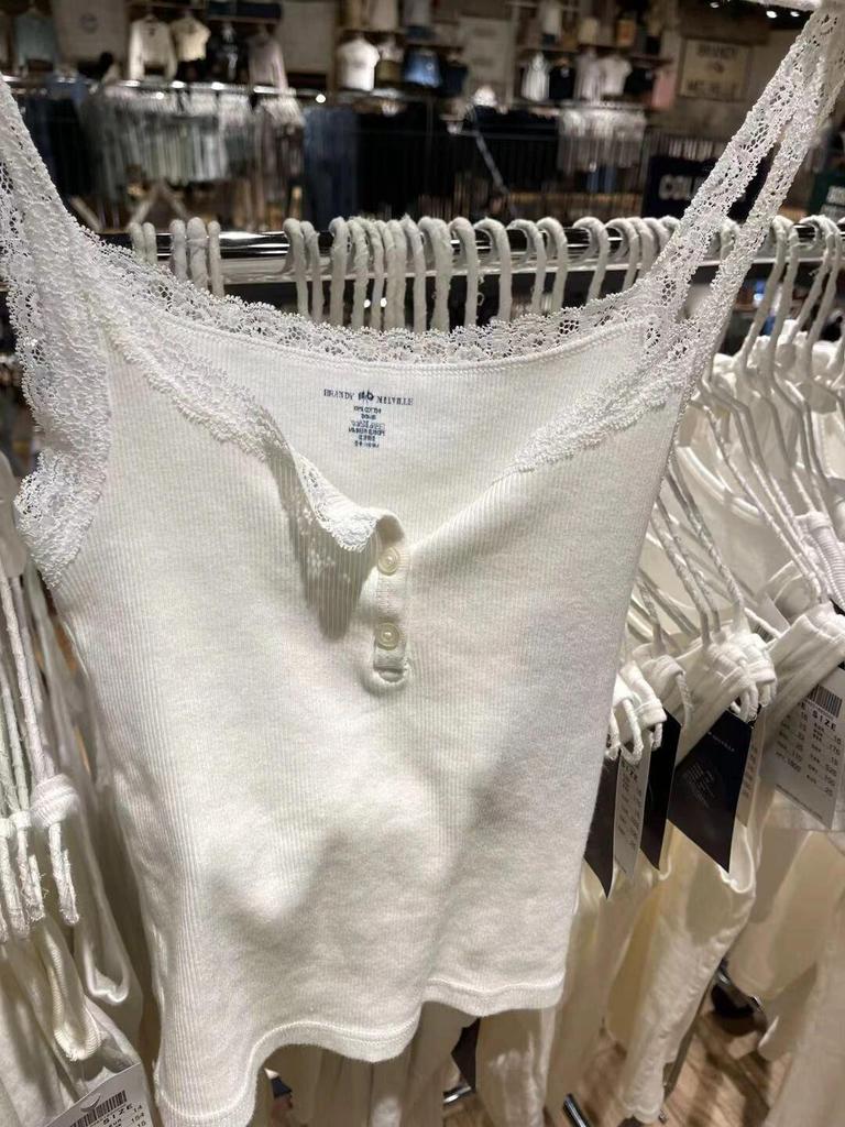 Женский летний жилет BM Style из хлопка в рубчик со сменными подтяжками на пуговицах и американским кружевом.