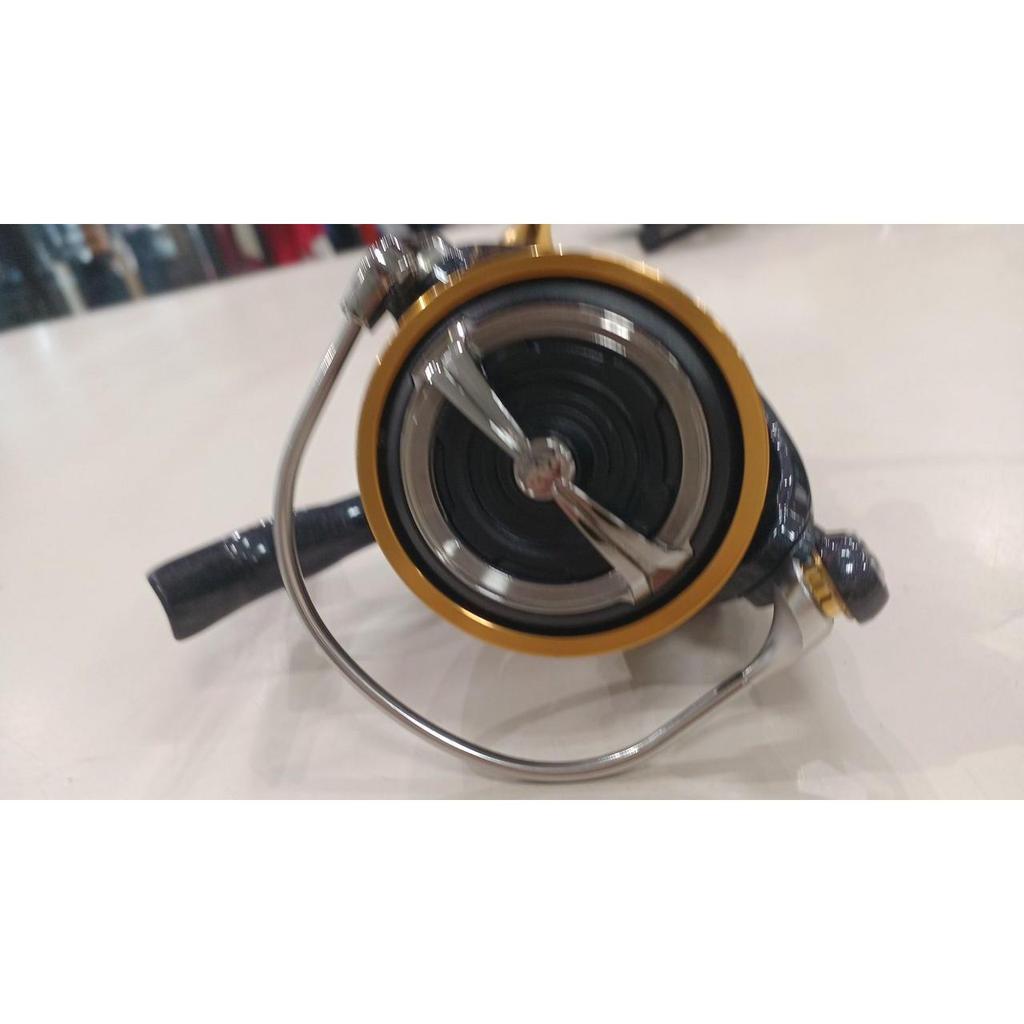 Used DAIWA 23LEGALIS LT5000D-CXH spinning reel
