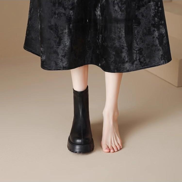 Thick-soled Round-head Non-slip Short Boots for Women's 2025 Autumn New Fashionable Versatile Height-increasing Fried Street Elastic Casual Martin Boo