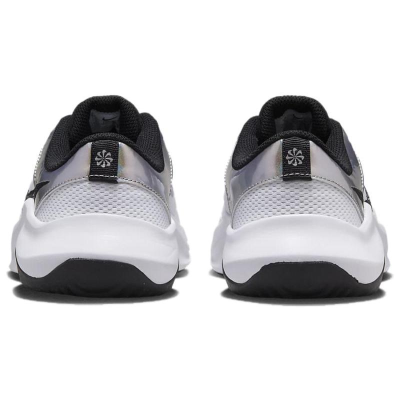 Nike Женские тренировочные футбольные бутсы Legend Essential 3 Next Nature Premium 'Белый/Серебристый' DQ4674-100