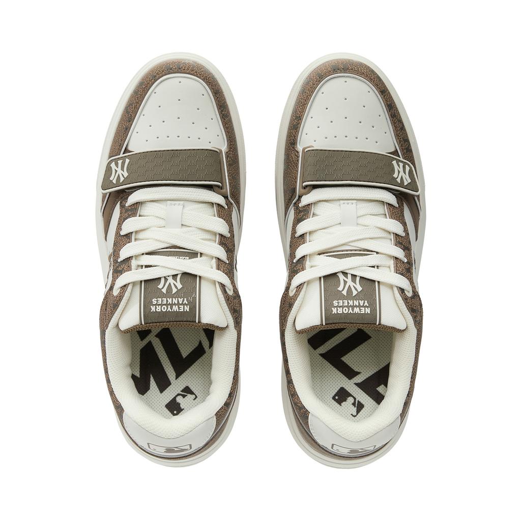 New MLB New York Yankees Abrasion Resistant Slip Resistant Low Top Skateboard Shoes Unisex Brown 3ASXP025N-50BRS