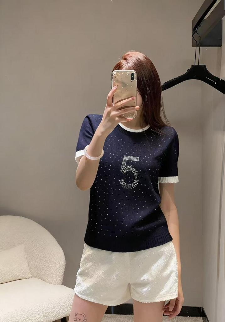 Trendy Women's Casual Knit Top with Rhinestone Numbers