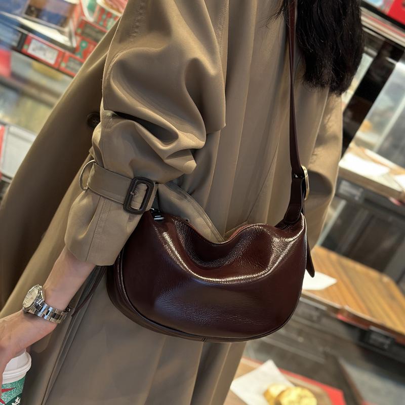 Top-layer cowhide summer chest bag for women, 2025 new trendy genuine leather crossbody bag, popular and versatile niche dumpling bag