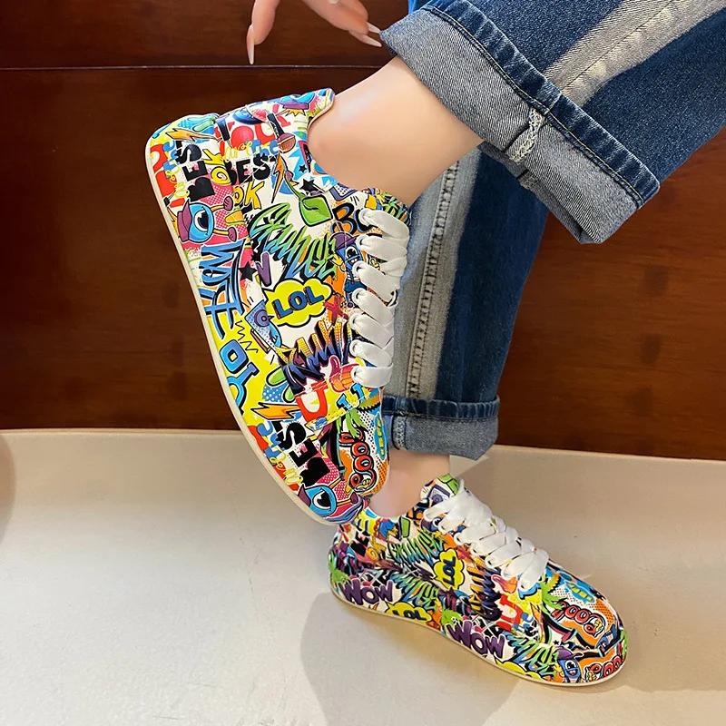 Женские повседневные кроссовки с рисунком граффити, спортивная обувь на шнуровке для женщин, плоские женские кроссовки из искусственной кожи, модные новые