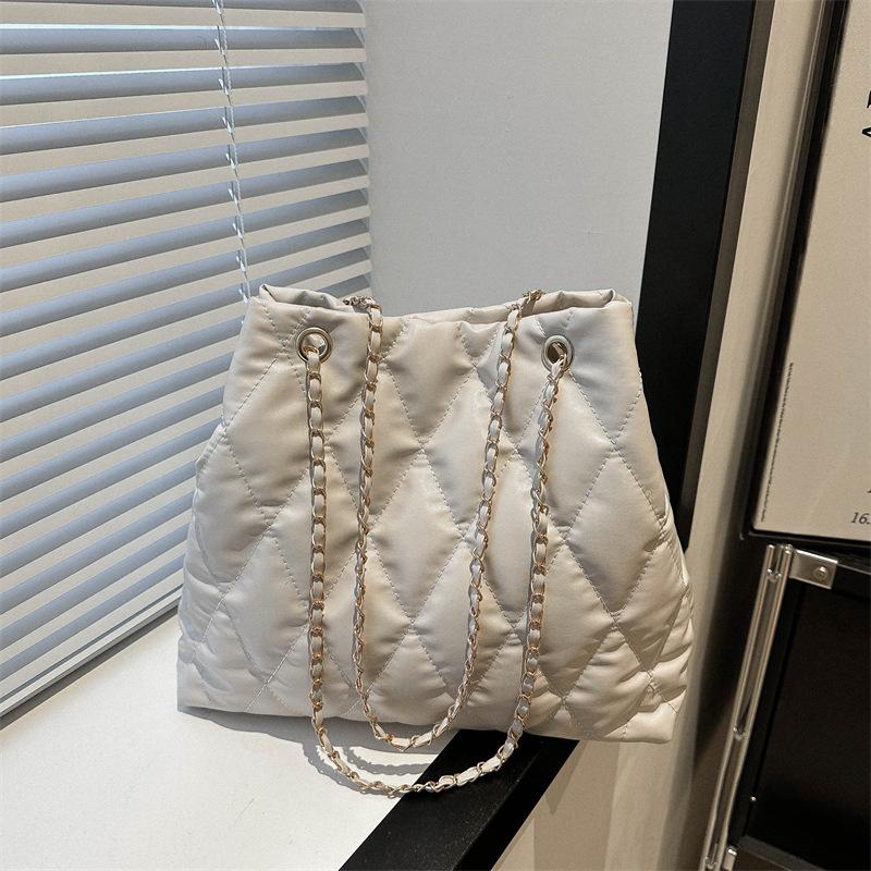 Большая вместимость модная вышитая цепочкой цепочка сумка через плечо для женщин новая дорожная сумка-тоут для женщин