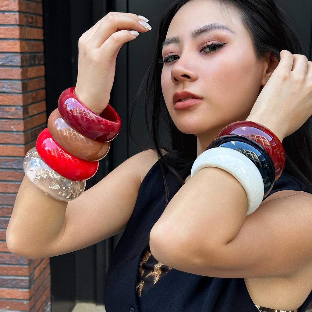 Винтажный круглый браслет-манжета из смолы с шармами для женщин, модная бижутерия, акриловый широкий геометрический браслет для вечеринки для девочек