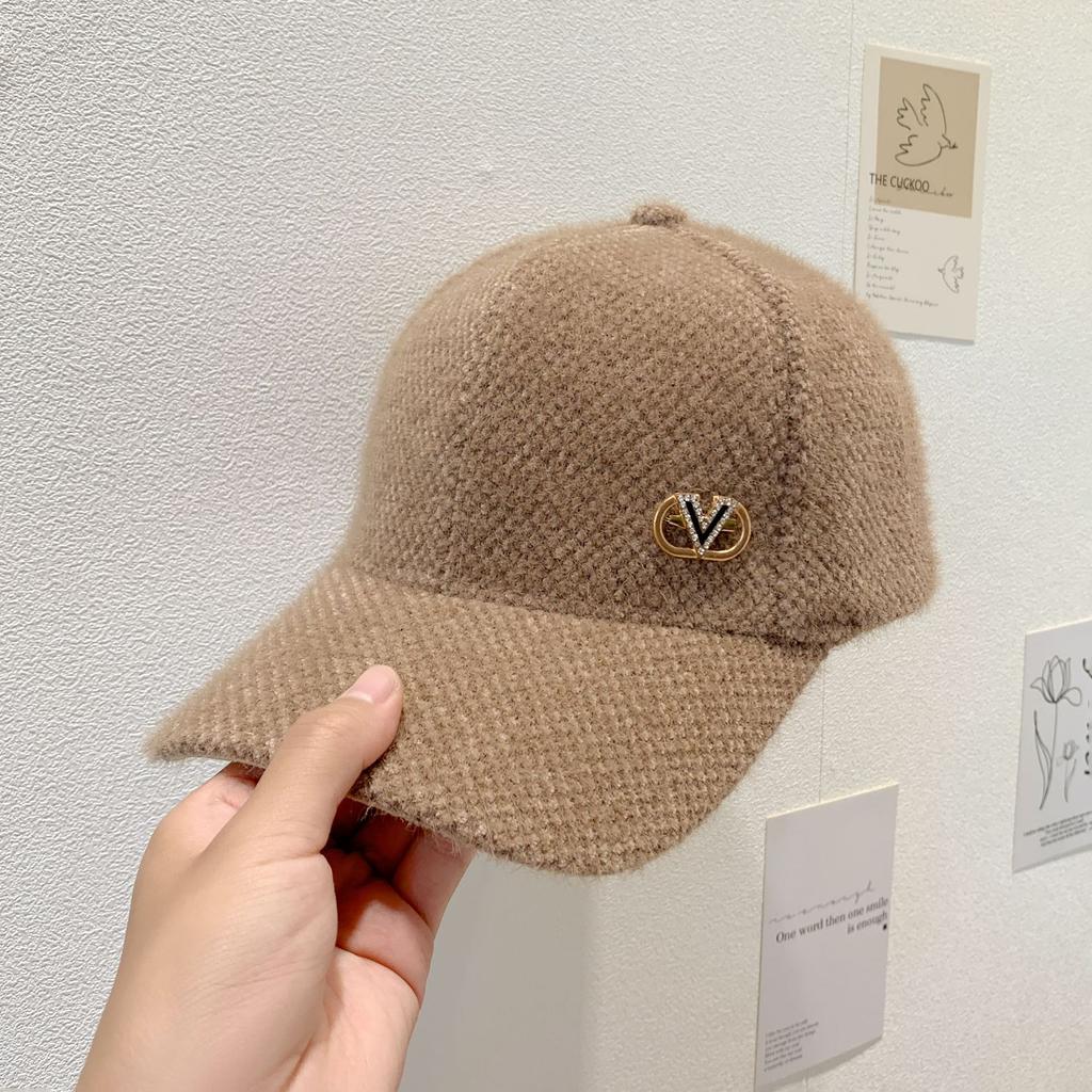 Женская модная бейсболка с вышитыми надписями, мягкая и удобная зимняя шапка для пар