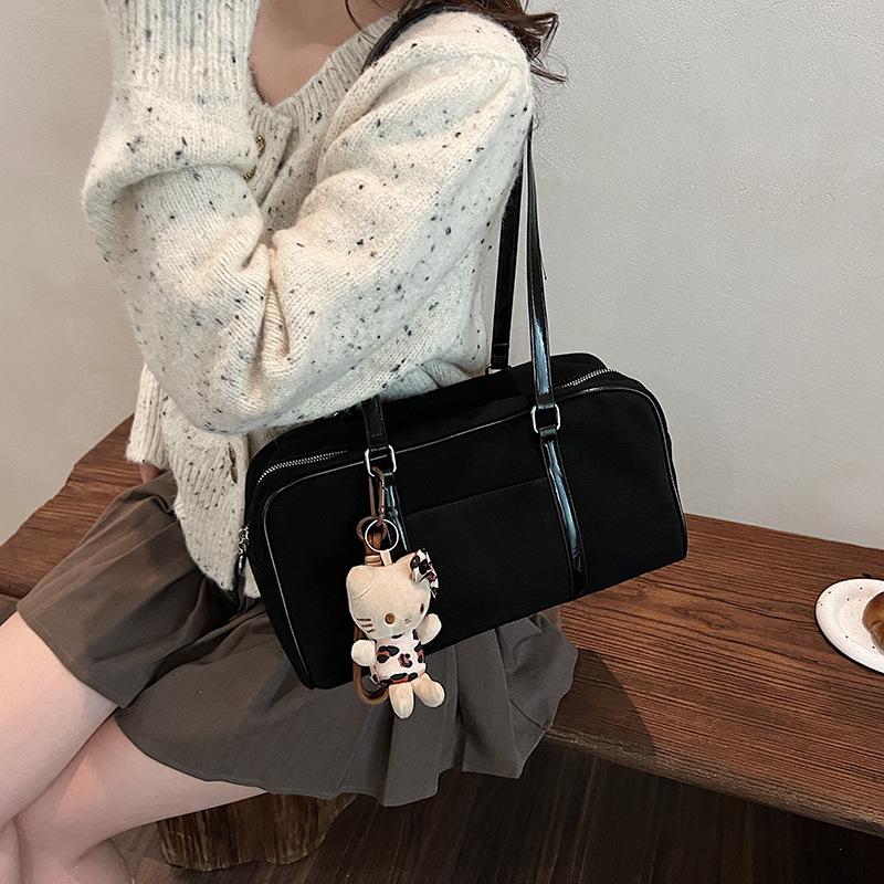 Fashion and Leisure Large-capacity Tote Bag Women's 2025 Winter New Simple Shoulder Bag Textured Underarm Bag