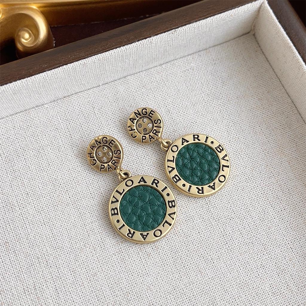 Винтажные геометрические серьги с жемчугом для женщин - Ретро стиль Гонконга, Легкая роскошь, Ощущение высокого класса