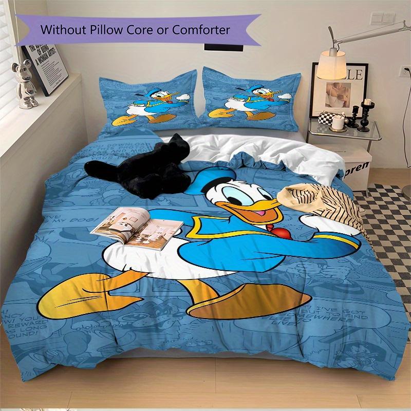3pcs Disney Donald Duck Printed Quilt Set, Includes 1 Quilt Cover and 2 Pillowcases, Machine Washable, Suitable for All Seasons.W024