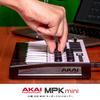 Akai Professional Akai Pro MIDI клавиатура 25 клавиш USB Velocity совместимая 8 пэдов программное обеспечение для создания музыки MPK mini mk3 Белый