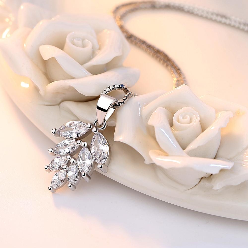 Новое 925 стерлингового серебра Женские ожерелья Подвеска в виде ледяного листа Мода Универсальный Темперамент Высокое качество Ожерелье Ювелирные Изделия Подарок