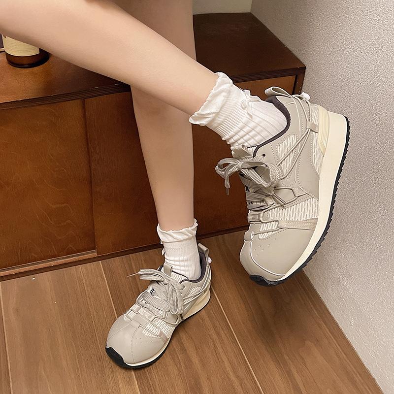 Early Spring Retro Feeling Lightweight Moral Training Shoes Women's Shoes Platform 2025 Spring and Autumn New Retro Heightening Casual Sports Shoes