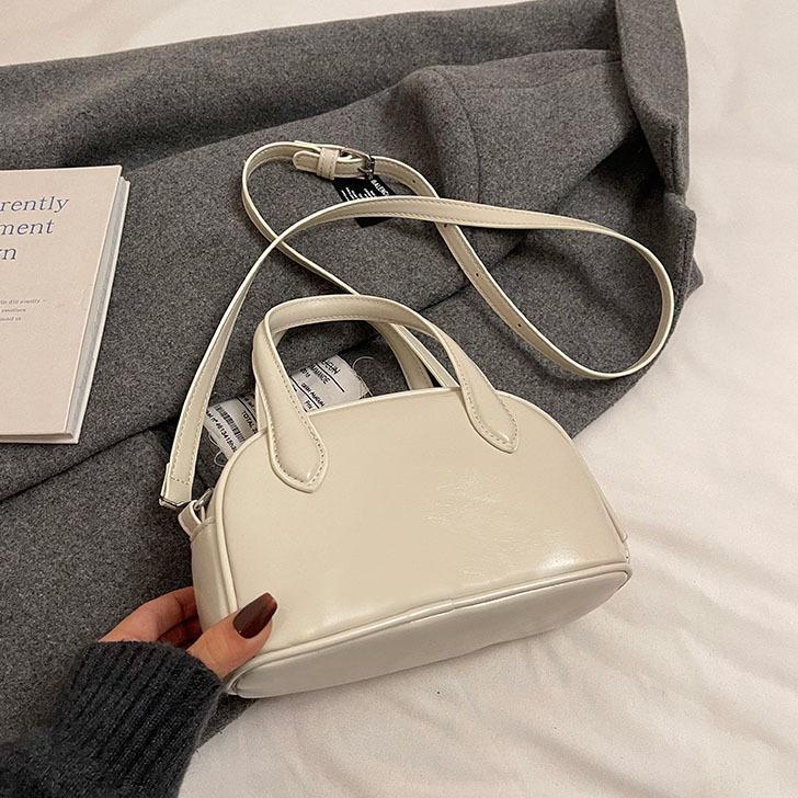 High-end Small Bag Women's New Spring Versatile Messenger Bag Fashion Pillow Bag