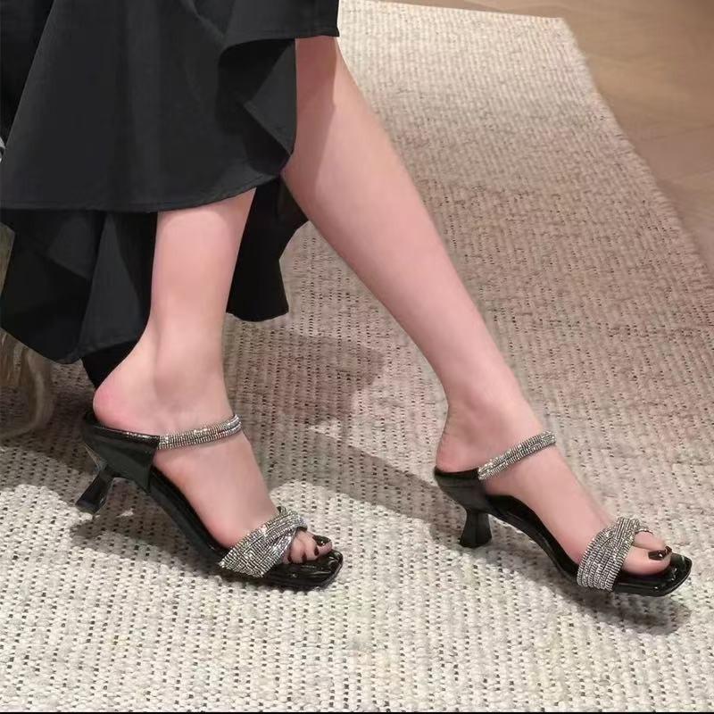 Слово из стразов с крутыми шлепанцами женская летняя одежда красивые высокие каблуки шпильки высокие каблуки крутые шлепанцы