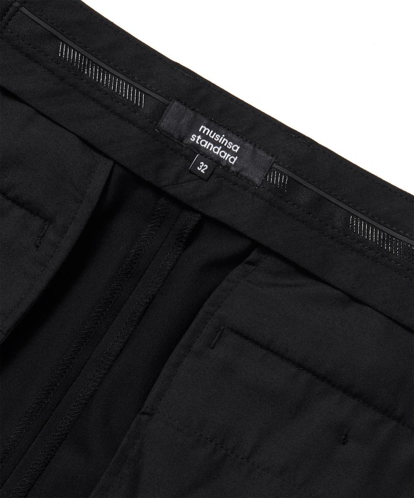 MUSINSA STANDARD Skinny Hidden Elastic Waist Crop Slacks [Black]