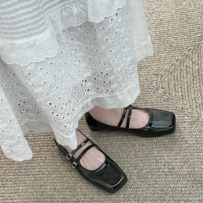 Квадратная головка универсальная французская ретро популярная женская обувь Мэри Джейн 2025 новая весенняя обувь Xiaoxiang с юбкой светлый рот одинарные туфли