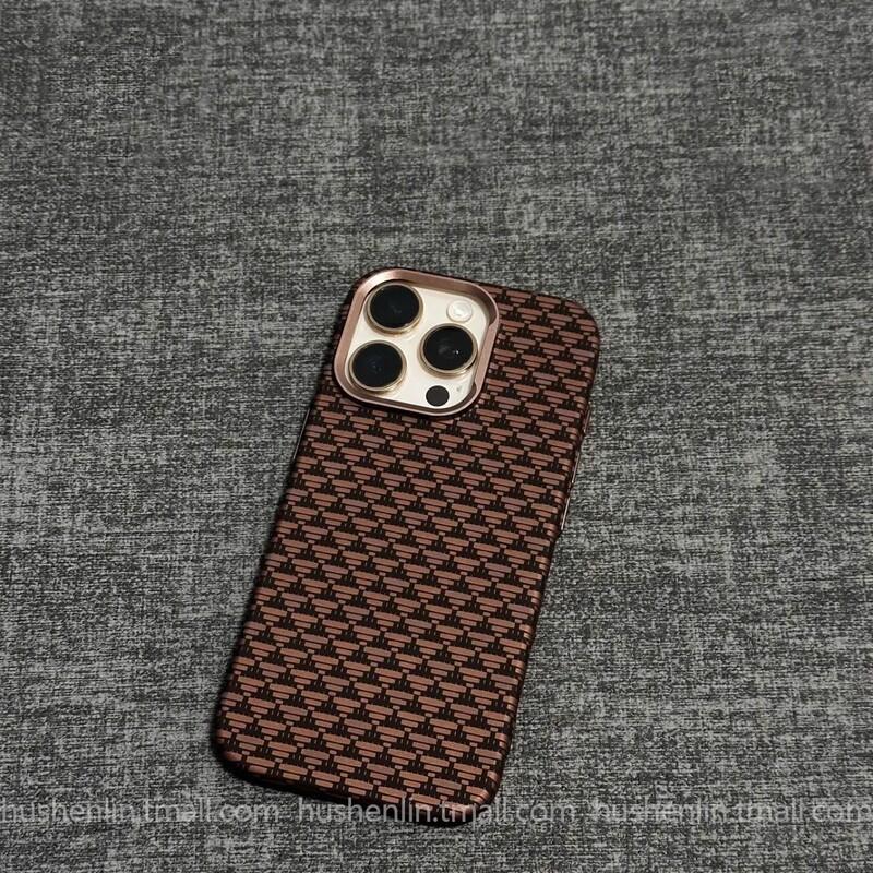 Магнитный Чехол из Углеродного Волокна для Телефона iPhone 16 Pro Max 15 с Текстурой Кевлара, Противоскользящий, Ударопрочный