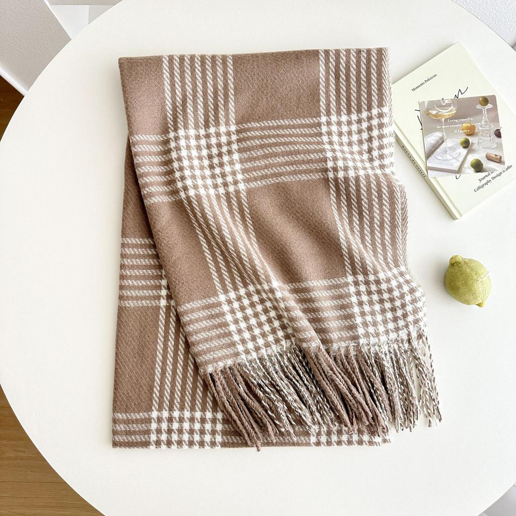 Retro Autumn and Winter British Scarf Women's High End Plaid Thickened Warm Scarf Couple Student Shawl Windproof