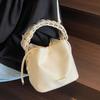 Портативная маленькая сумка женская 2025 новая модная сумка-ведро с мягкой поверхностью, высококачественная текстура, универсальная повседневная на плечо/кроссбоди