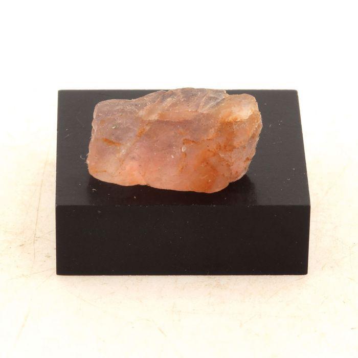 Pierres et Minéraux. Fluorite Rose. 19.78 ct. Massif du Mont-Blanc, France.