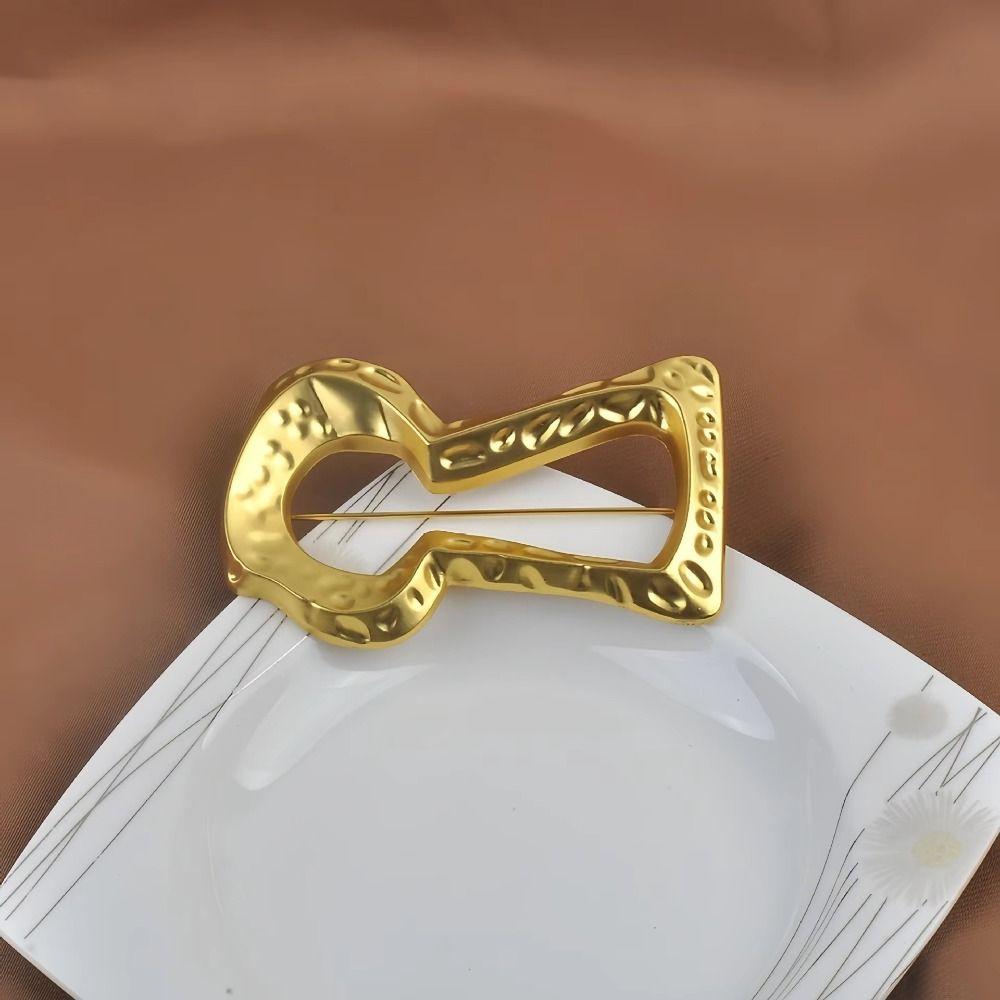 French Style Keyhole Brooch Vintage Metal Glossy Brooch Exquisite Coat  Pin  Gift