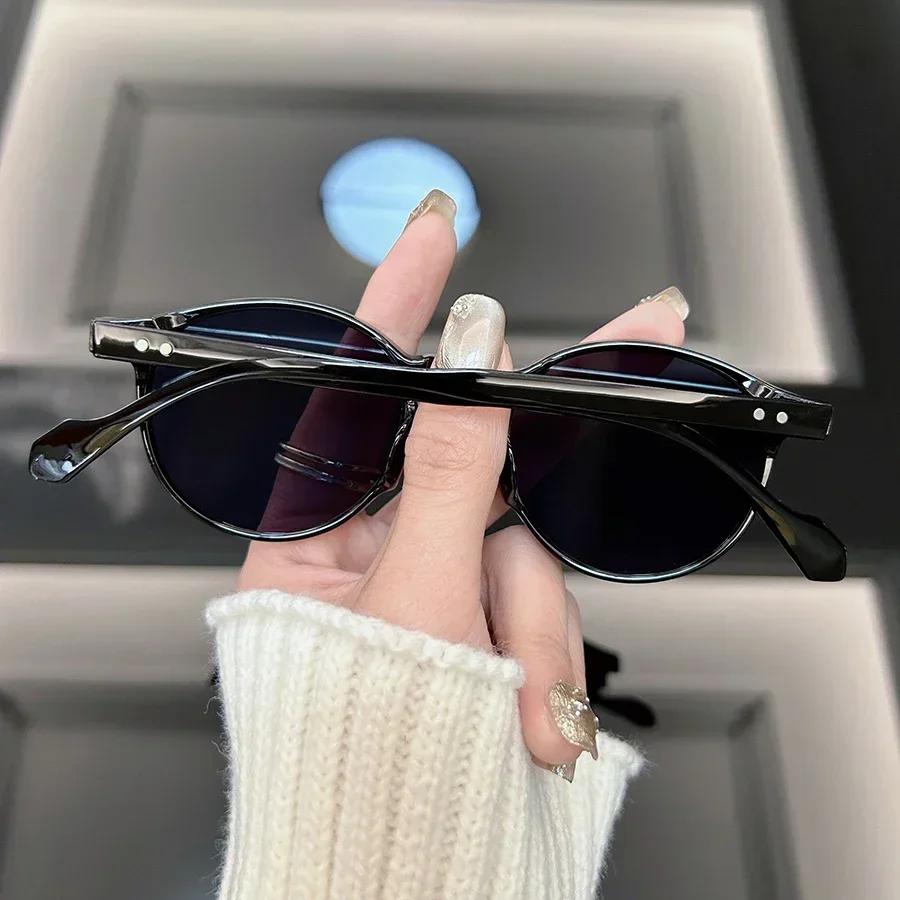 Retro Square Fashion Sunglasses Women Men Vintage Style Casual Trendy Small Female Male
