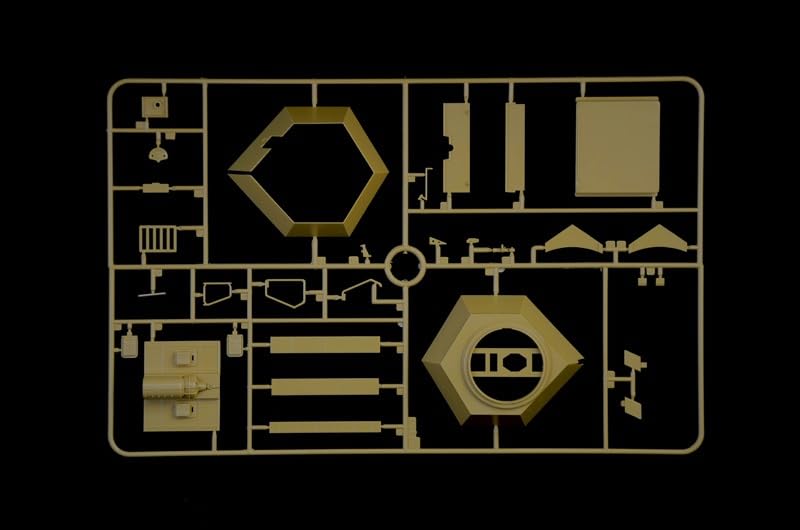 Platz Italeri WWII German Ostwind Flakpanzer IV Plastic Model Kit IT6594 1/35 (Tank)