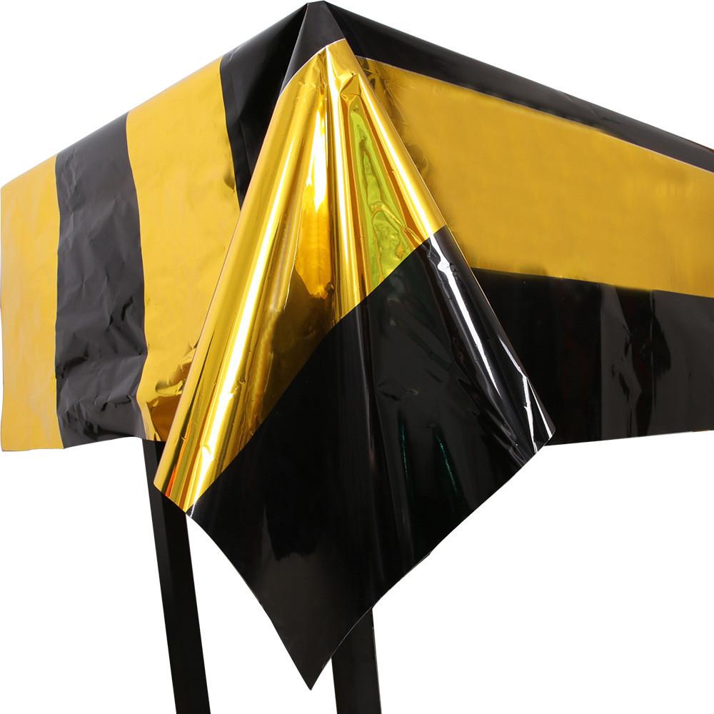 Стильная скатерть на тему Хэллоуина для праздничной сервировки, доступна в ярких цветах