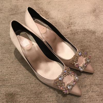 У вас должно быть это для свадьбы~ Атласные туфли-лодочки с квадратной пряжкой с цветком и бриллиантами, на тонком высоком каблуке, женские свадебные туфли