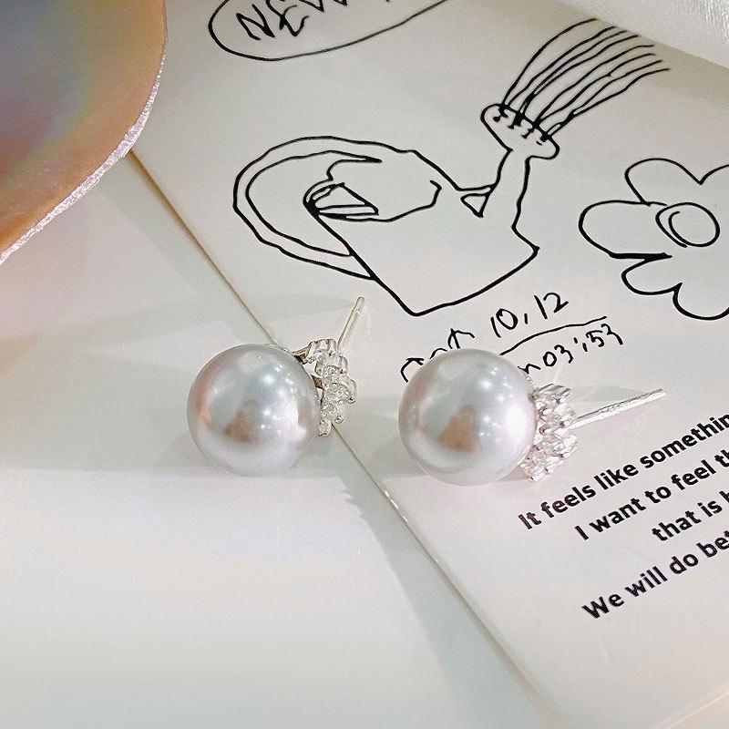 Crown Pearl Earrings Exquisite Temperament Versatile Lady Style Earrings Light Luxury High-end Earrings