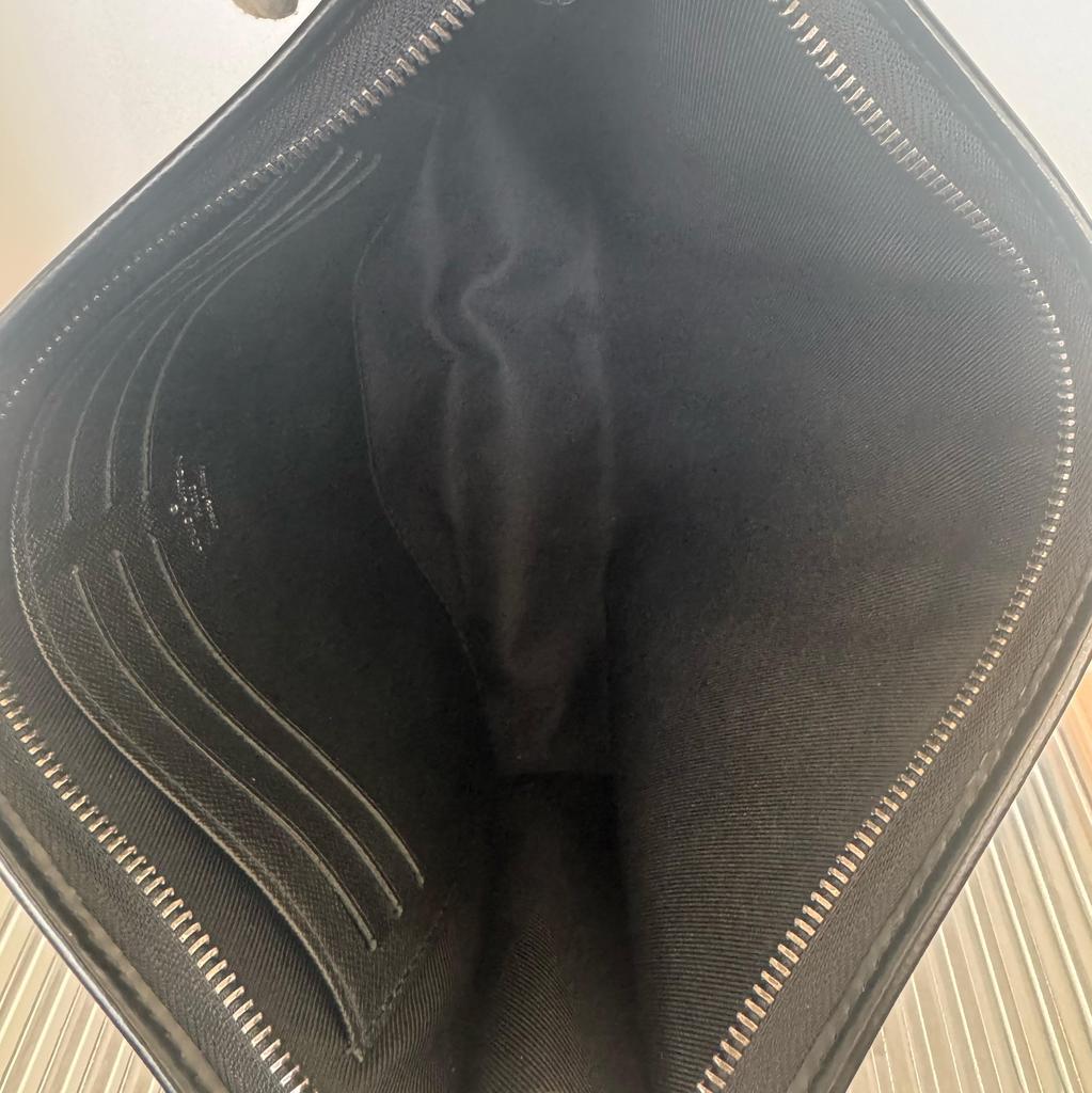 [Б/У] Louis Vuitton Pochette Voyage MM 'Черный холст Monogram Eclipse' - Очень хорошее состояние #1DX6VJ6