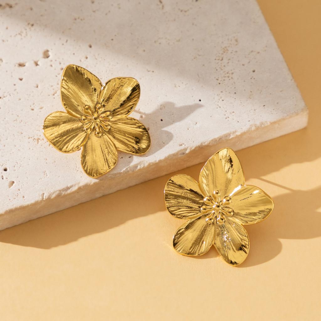 Chic Ins Style Gold Alloy Floral Earrings For Women Perfect For Any Occasion