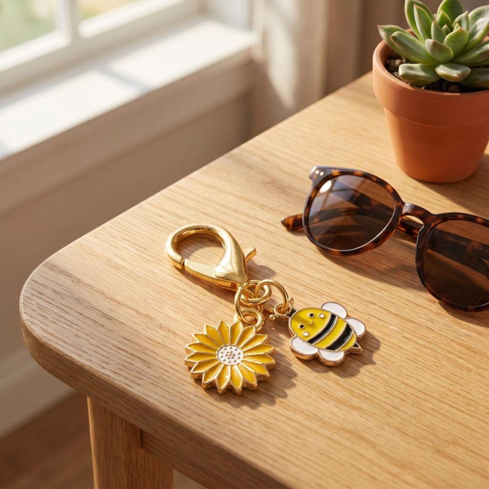 Ornaments Bee Flower Pendant Oil Dripping Bag Hanging Key Ring Bee Keychain Bag Key Decor